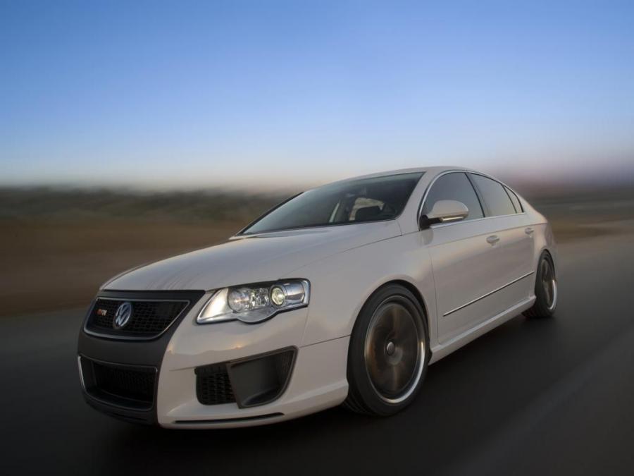  Volkswagen Passat R GT Concept 2005 года  (фото 3 из 13)